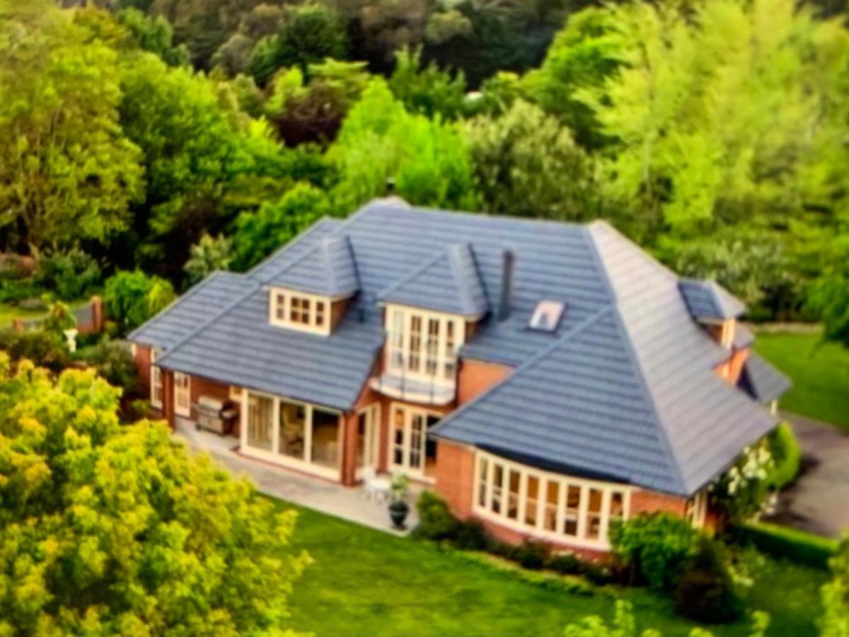 Pin Oaks Luxury Bed & Breakfast Палмерстон-Норт Экстерьер фото